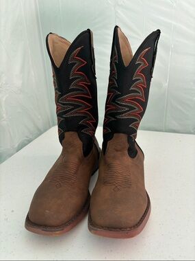 LITTLE BOYS TAN VAMP WITH BLACK SHAFT